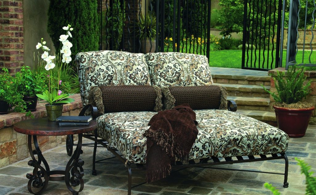 O.W. Lee luxury handcrafted outdoor furnishings online